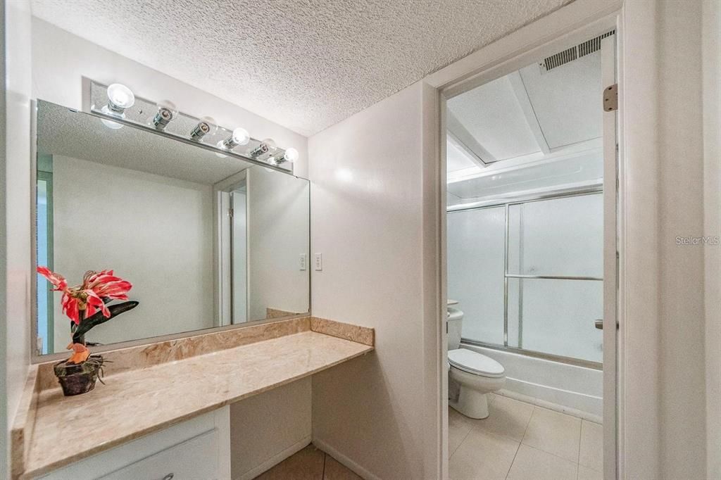 出租: $3,300 (2 贝兹, 2 浴室, 1264 平方英尺)