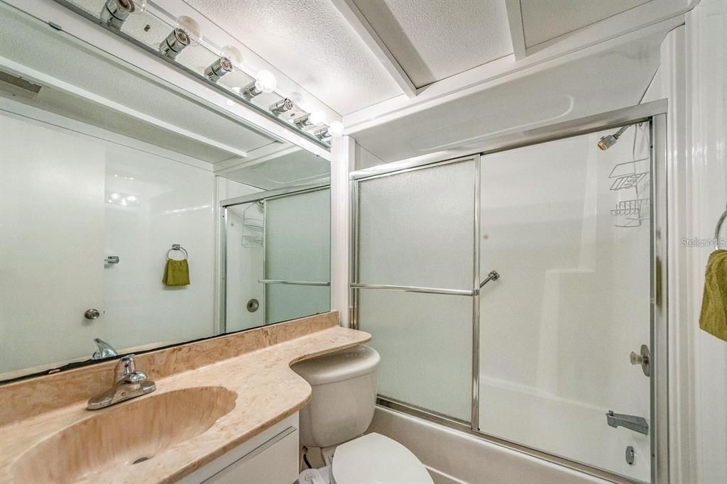 出租: $3,300 (2 贝兹, 2 浴室, 1264 平方英尺)