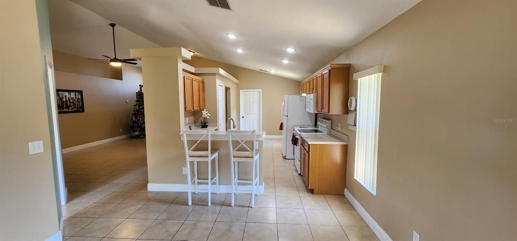 For Sale: $319,900 (4 beds, 2 baths, 1694 Square Feet)