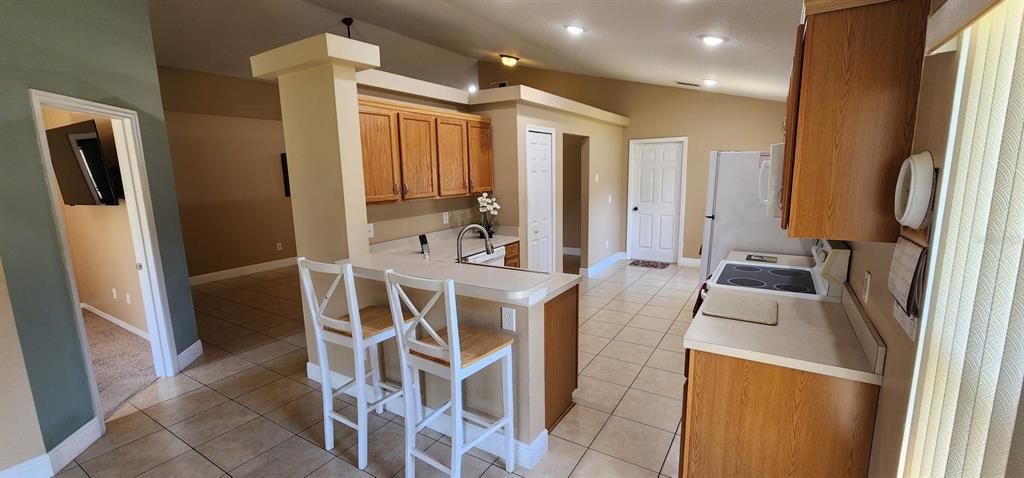 For Sale: $319,900 (4 beds, 2 baths, 1694 Square Feet)