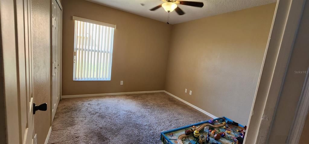 For Sale: $319,900 (4 beds, 2 baths, 1694 Square Feet)