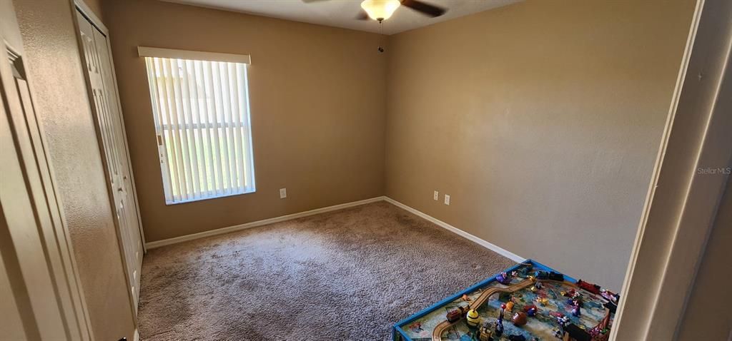 For Sale: $319,900 (4 beds, 2 baths, 1694 Square Feet)