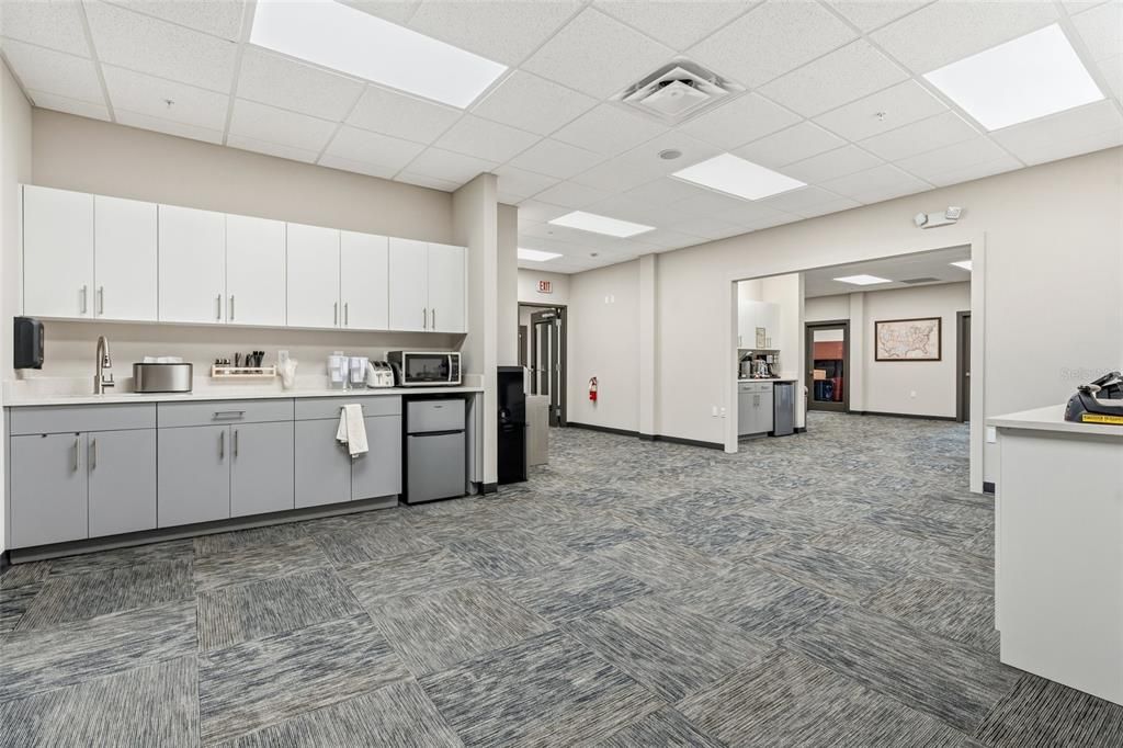 На продажу: $5,595,000 (0 спален, 0 ванн, 10592 Квадратных фут)