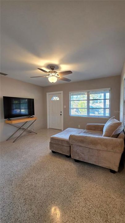 En Renta: $1,900 (2 camas, 1 baños, 810 Pies cuadrados)