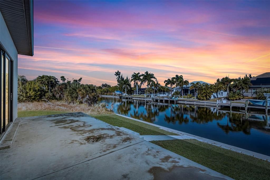 En Venta: $489,900 (3 camas, 3 baños, 2100 Pies cuadrados)