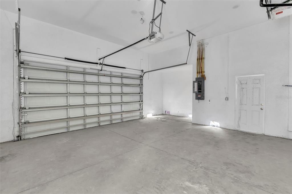 En Venta: $489,900 (3 camas, 3 baños, 2100 Pies cuadrados)