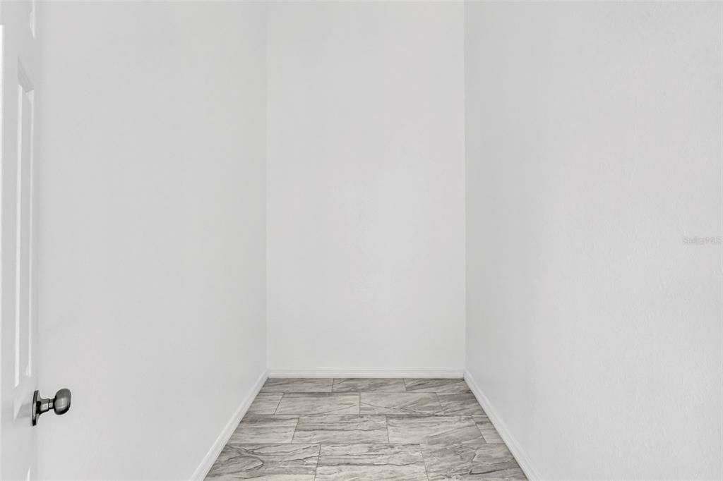 En Venta: $489,900 (3 camas, 3 baños, 2100 Pies cuadrados)