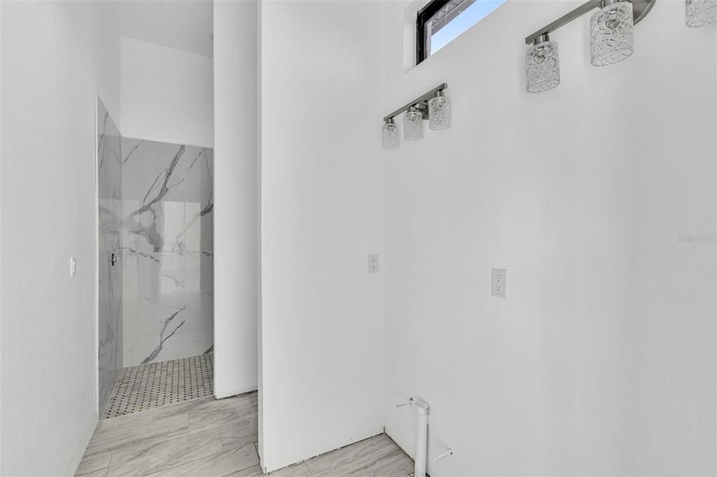 En Venta: $489,900 (3 camas, 3 baños, 2100 Pies cuadrados)