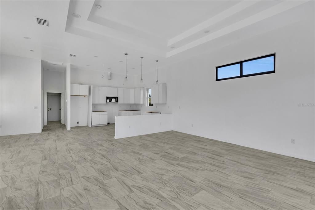 En Venta: $489,900 (3 camas, 3 baños, 2100 Pies cuadrados)