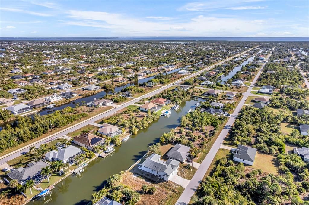 En Venta: $489,900 (3 camas, 3 baños, 2100 Pies cuadrados)