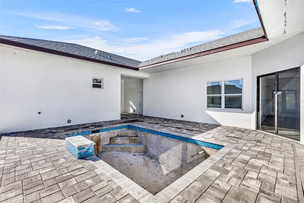 En Venta: $489,900 (3 camas, 3 baños, 2100 Pies cuadrados)