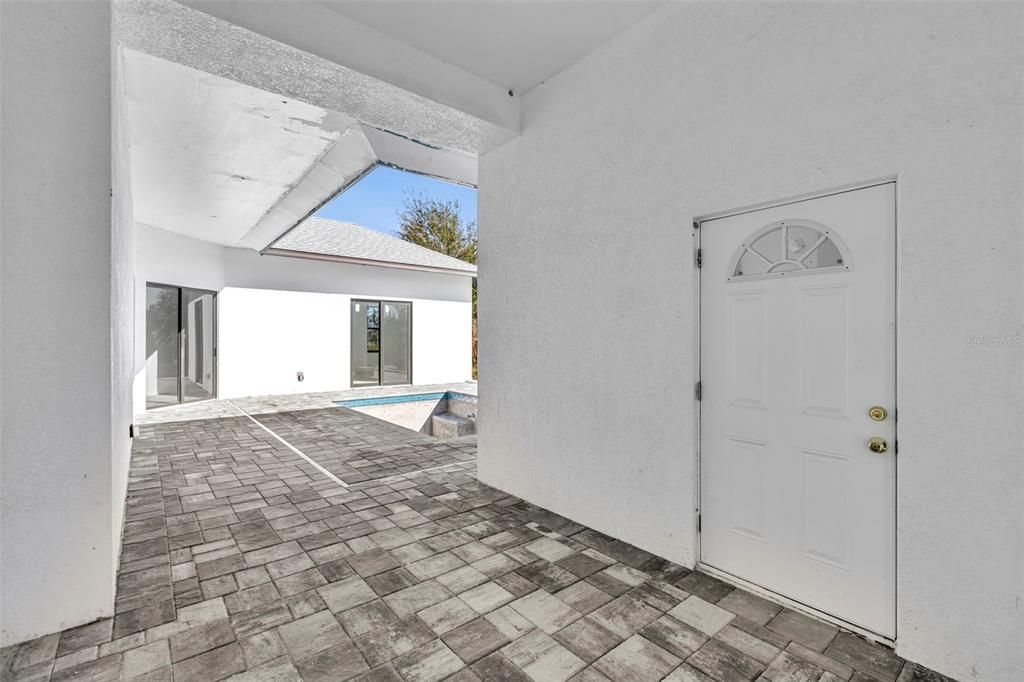 En Venta: $489,900 (3 camas, 3 baños, 2100 Pies cuadrados)