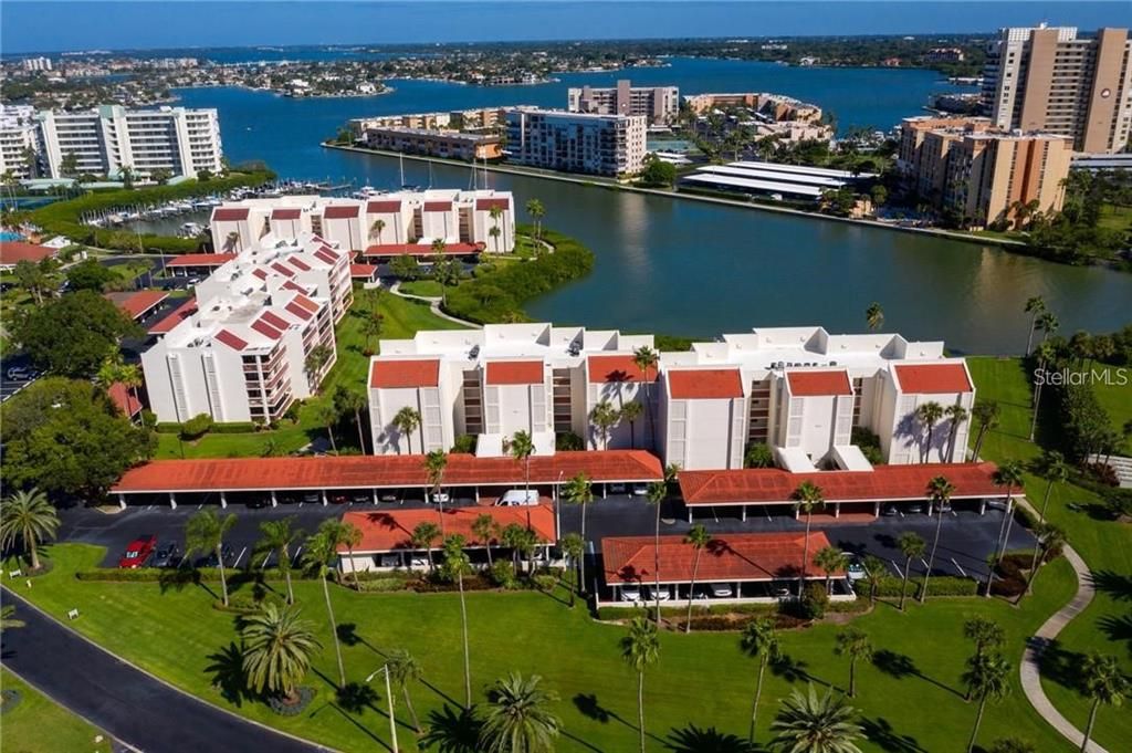 For Rent: $2,300 (2 beds, 2 baths, 1255 Square Feet)