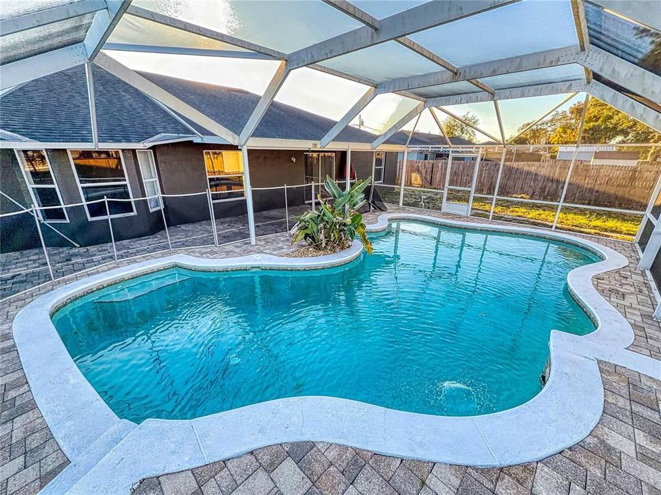 For Sale: $395,000 (4 beds, 2 baths, 2032 Square Feet)