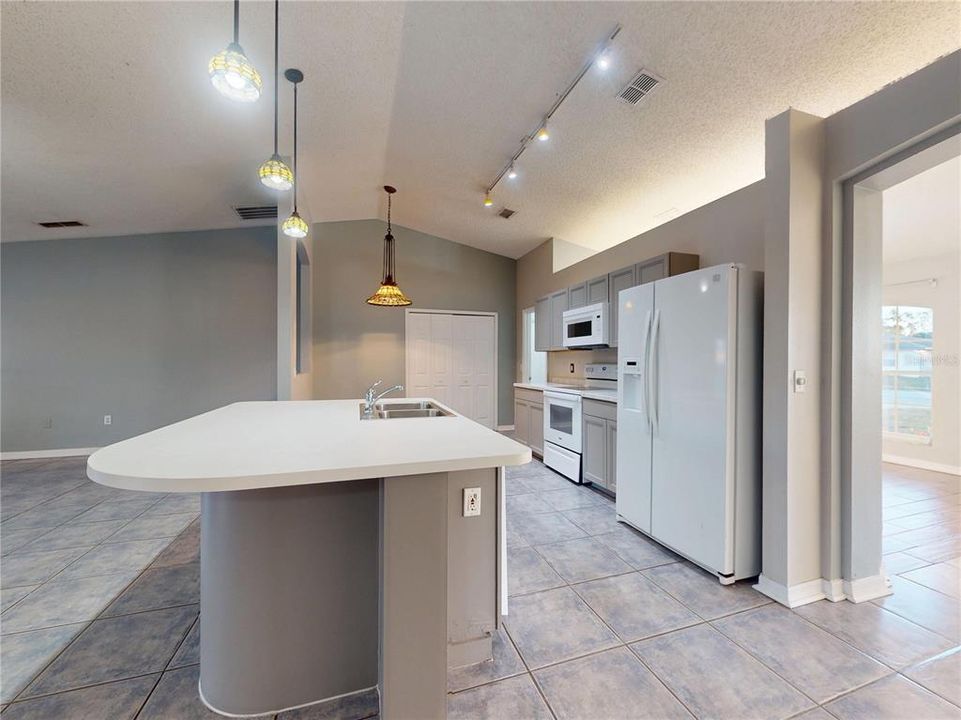 For Sale: $395,000 (4 beds, 2 baths, 2032 Square Feet)