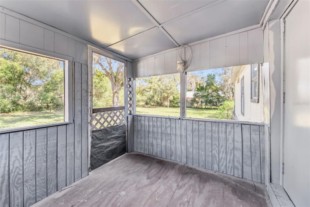 For Sale: $189,000 (3 beds, 2 baths, 1012 Square Feet)