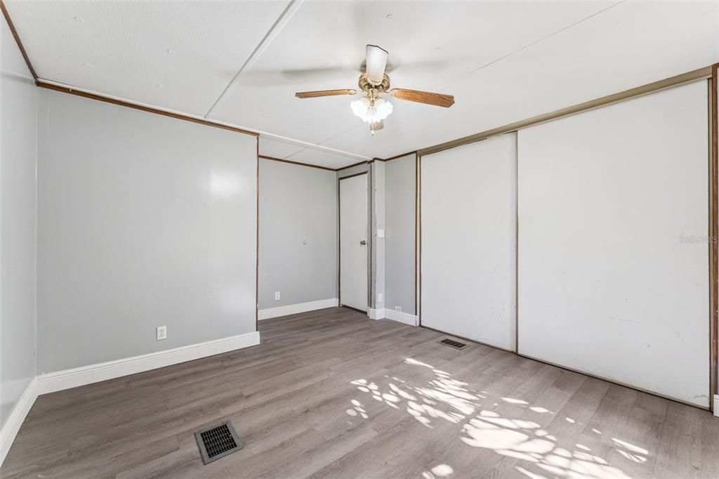 For Sale: $189,000 (3 beds, 2 baths, 1012 Square Feet)