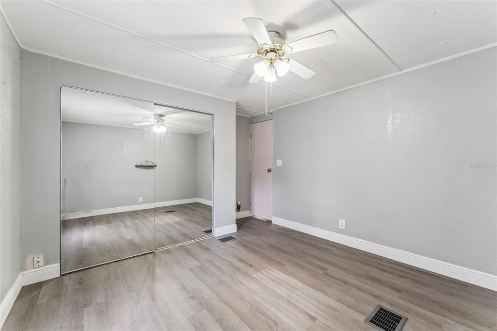 For Sale: $189,000 (3 beds, 2 baths, 1012 Square Feet)