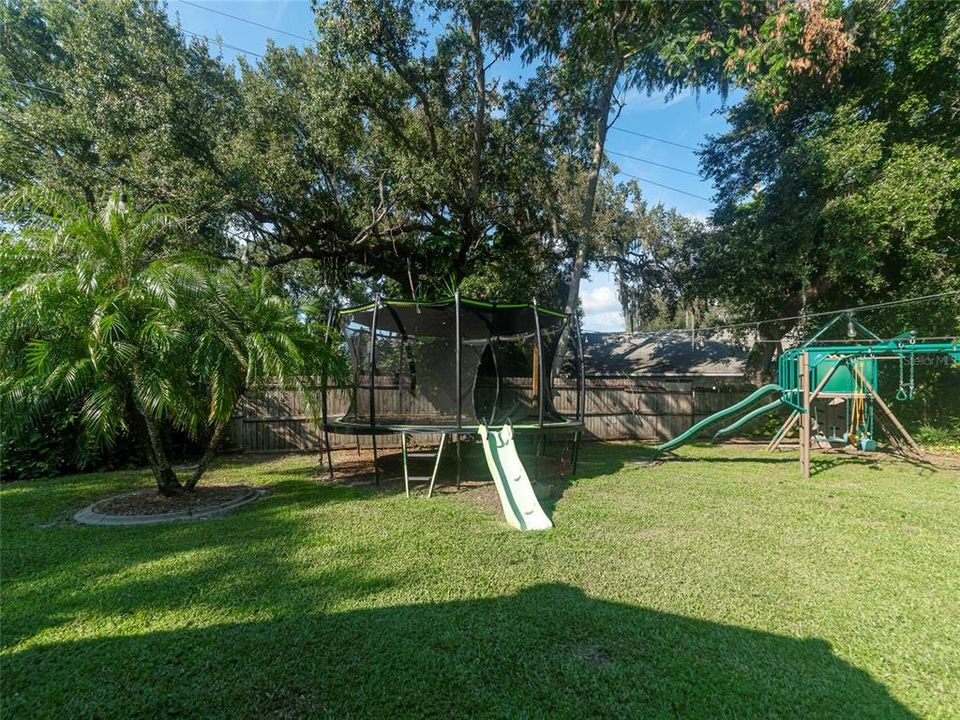 For Sale: $425,000 (3 beds, 2 baths, 1594 Square Feet)