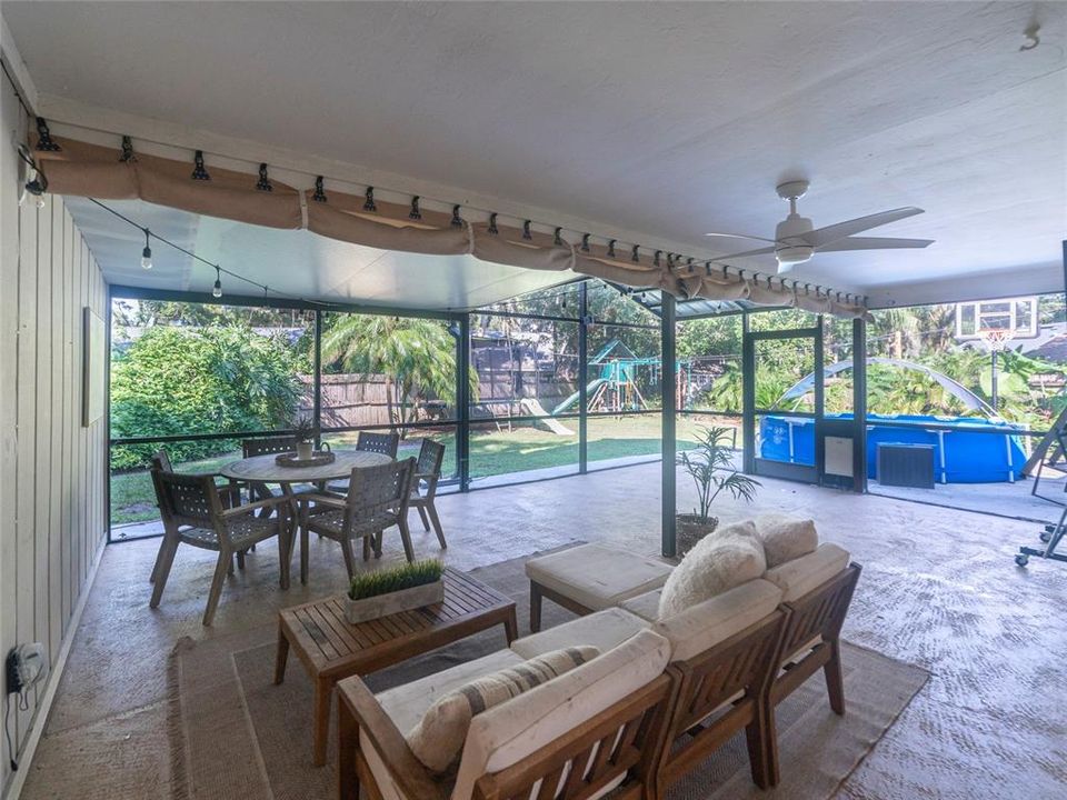 For Sale: $425,000 (3 beds, 2 baths, 1594 Square Feet)