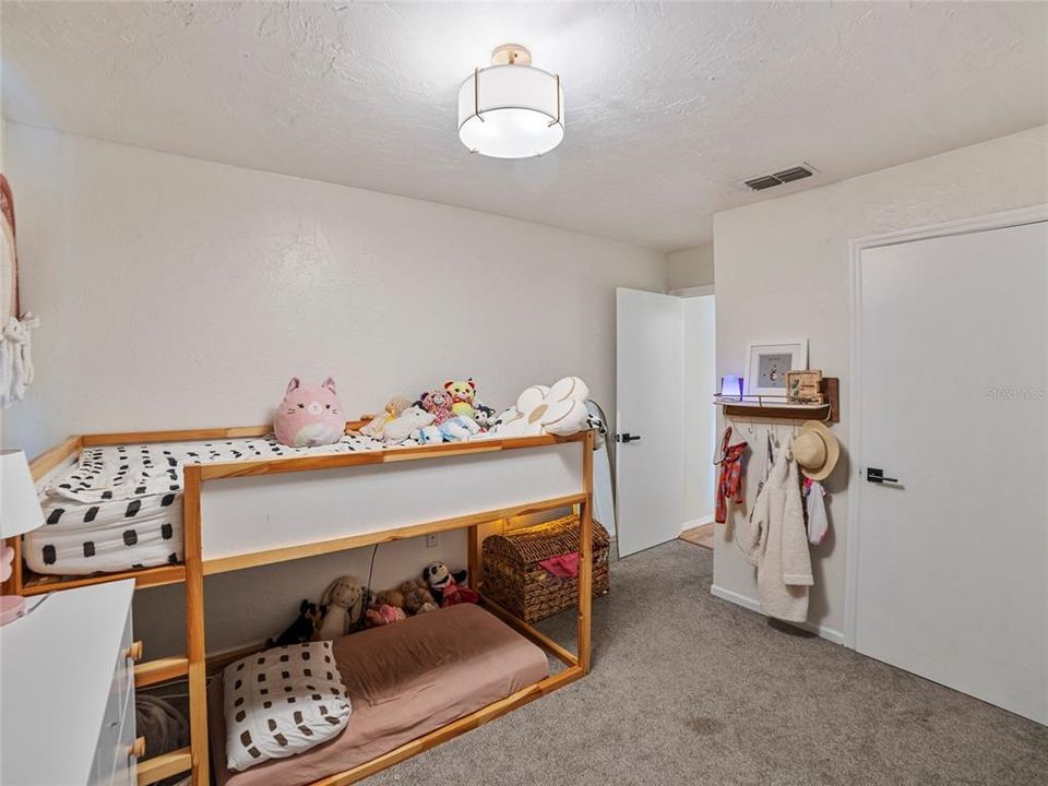 For Sale: $425,000 (3 beds, 2 baths, 1594 Square Feet)