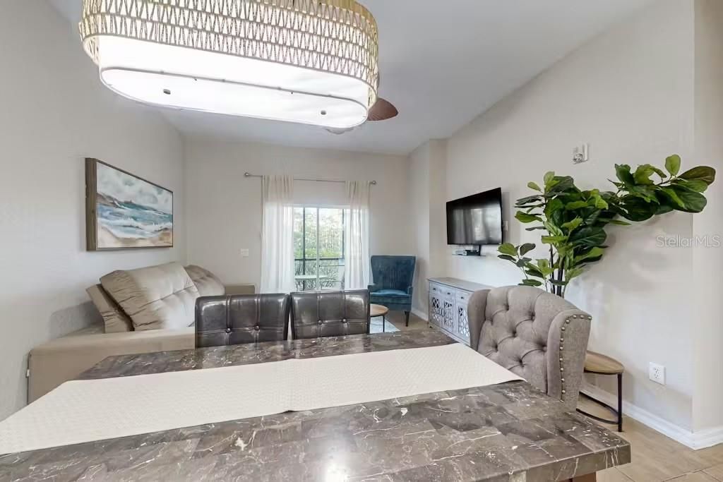 待售: $266,900 (3 贝兹, 2 浴室, 1227 平方英尺)