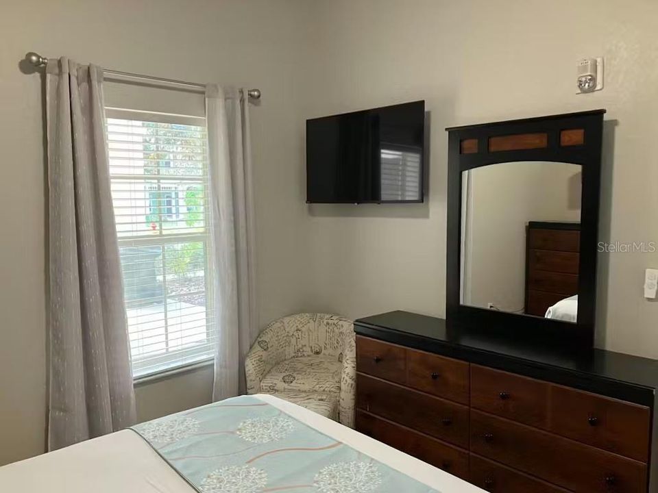 待售: $266,900 (3 贝兹, 2 浴室, 1227 平方英尺)