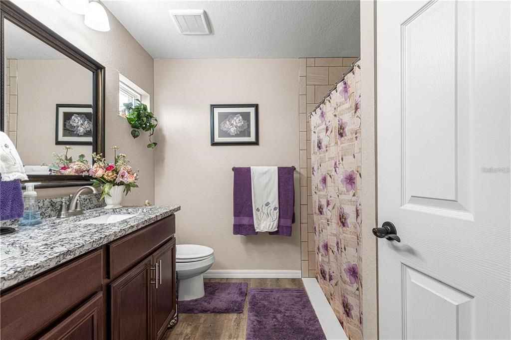 待售: $240,000 (3 贝兹, 2 浴室, 1599 平方英尺)