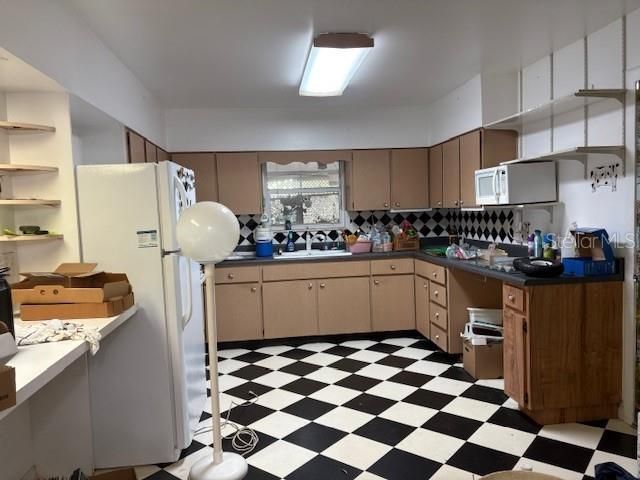 En Venta: $375,000 (3 camas, 2 baños, 2176 Pies cuadrados)