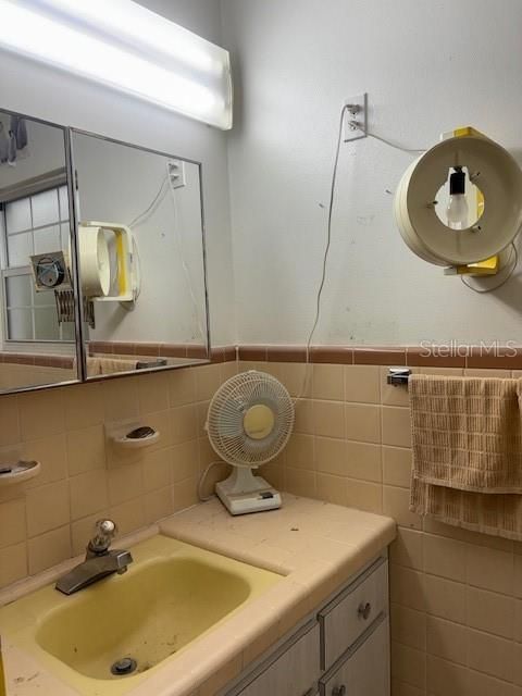 En Venta: $375,000 (3 camas, 2 baños, 2176 Pies cuadrados)