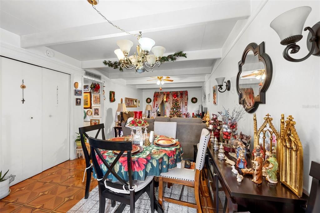 На продажу: $179,999 (3 спален, 1 ванн, 960 Квадратных фут)