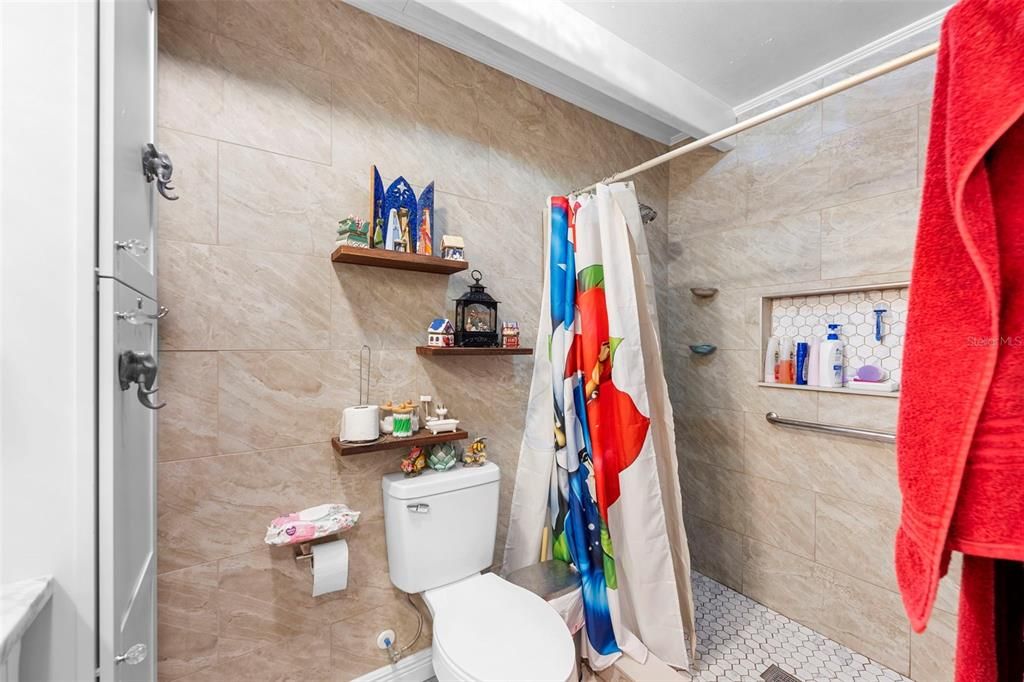 На продажу: $179,999 (3 спален, 1 ванн, 960 Квадратных фут)