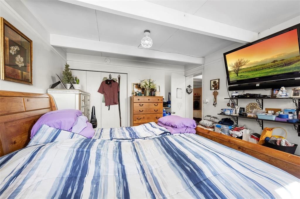 На продажу: $179,999 (3 спален, 1 ванн, 960 Квадратных фут)