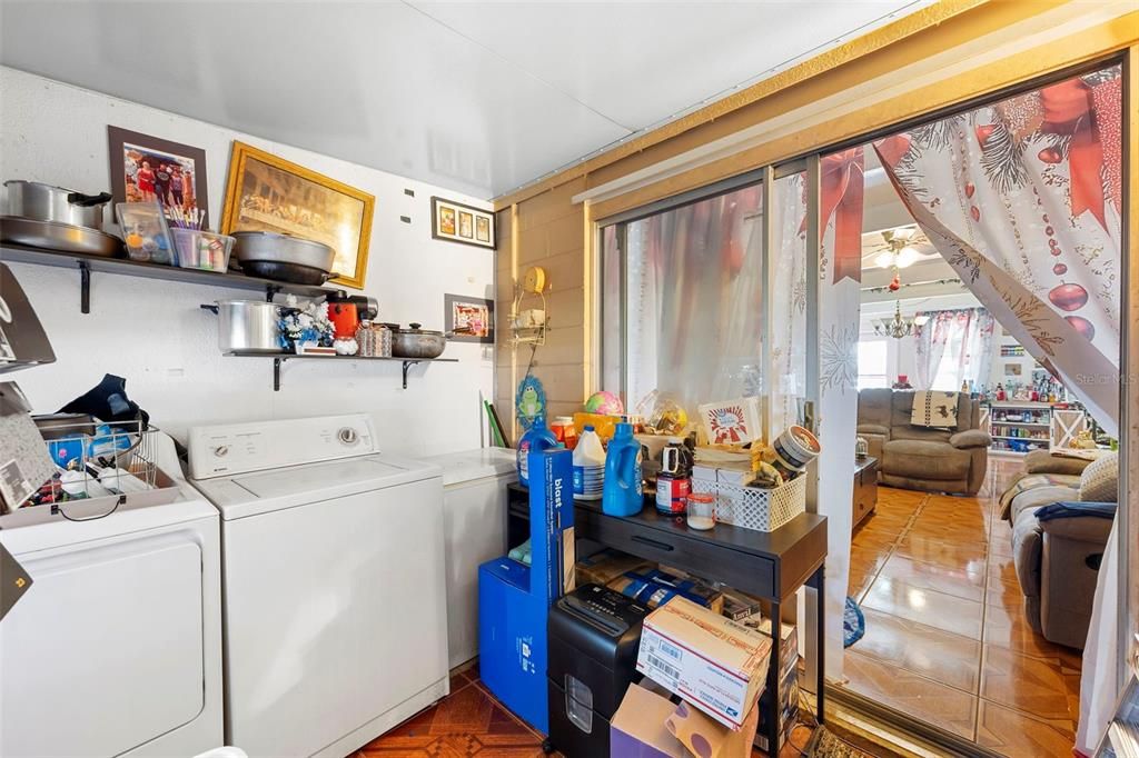 На продажу: $179,999 (3 спален, 1 ванн, 960 Квадратных фут)