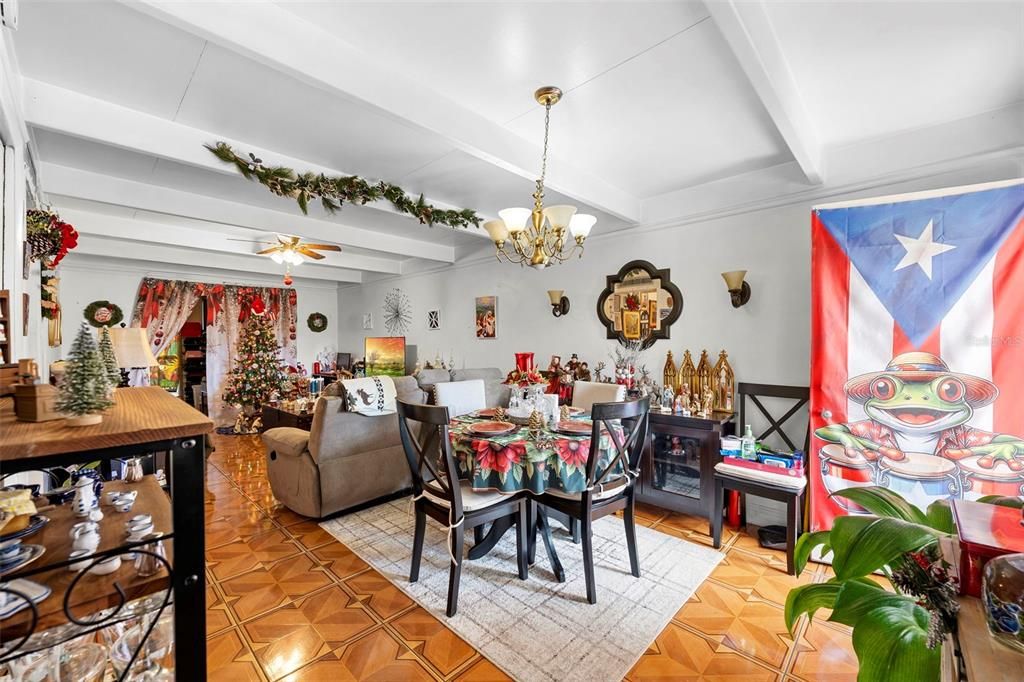 На продажу: $179,999 (3 спален, 1 ванн, 960 Квадратных фут)