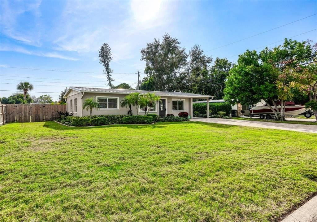 For Sale: $425,000 (3 beds, 2 baths, 1186 Square Feet)