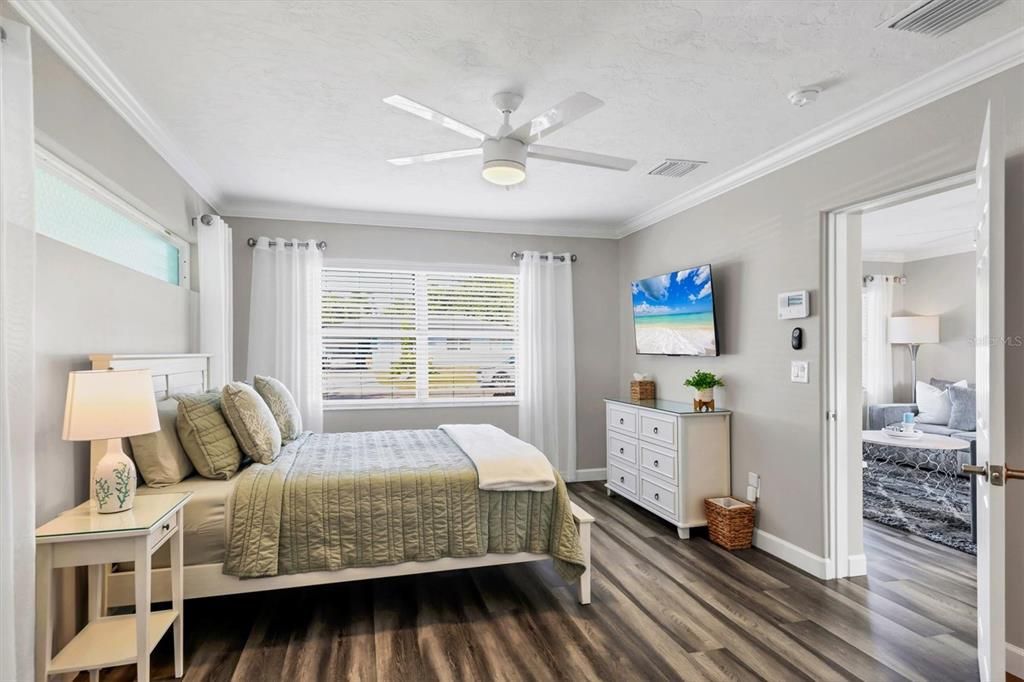 For Sale: $425,000 (3 beds, 2 baths, 1186 Square Feet)