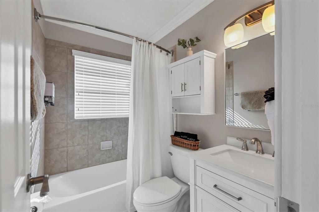 For Sale: $425,000 (3 beds, 2 baths, 1186 Square Feet)