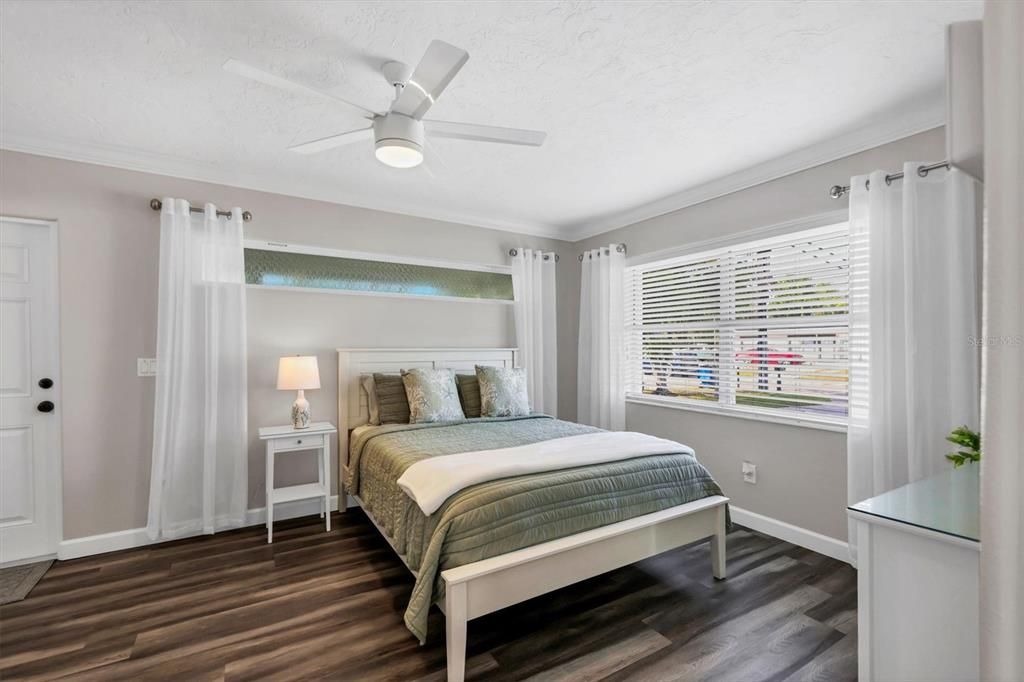 For Sale: $425,000 (3 beds, 2 baths, 1186 Square Feet)