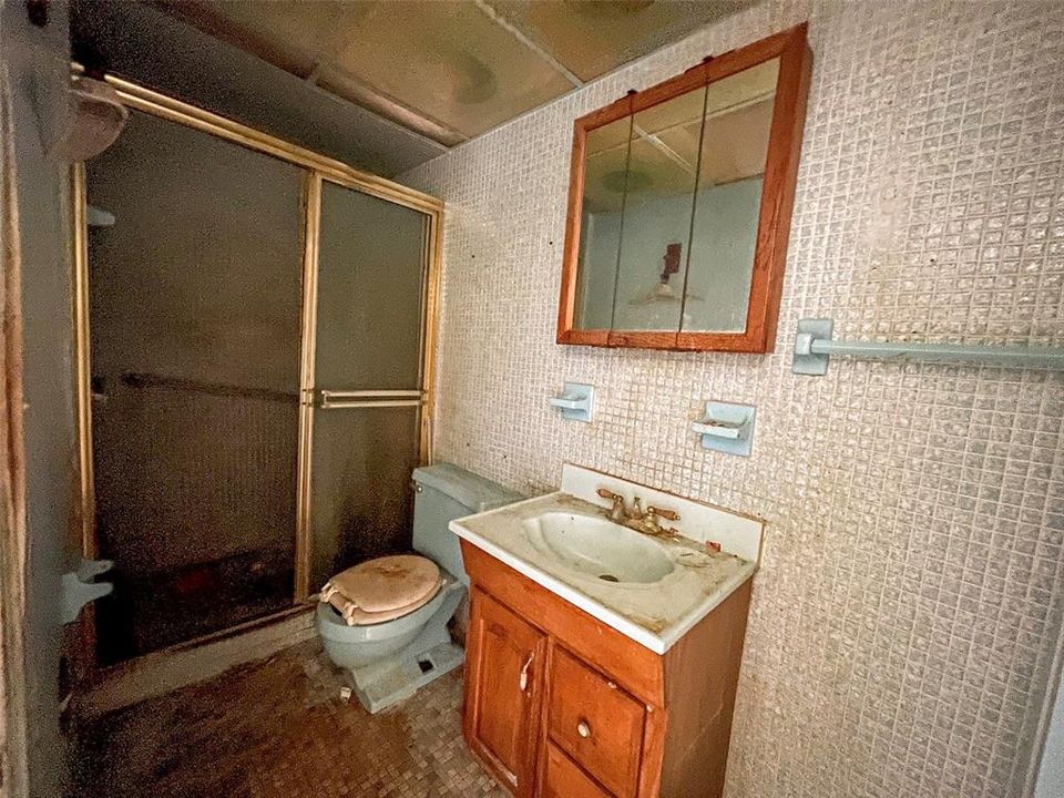 Active With Contract: $250,000 (2 beds, 2 baths, 1303 Square Feet)