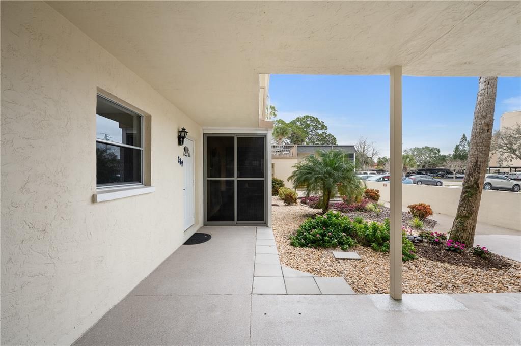 На продажу: $250,000 (2 спален, 2 ванн, 793 Квадратных фут)