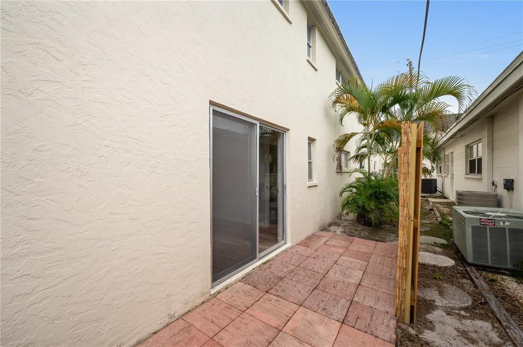 На продажу: $250,000 (2 спален, 2 ванн, 793 Квадратных фут)