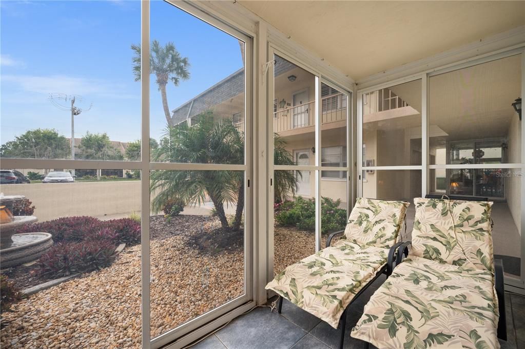 На продажу: $250,000 (2 спален, 2 ванн, 793 Квадратных фут)