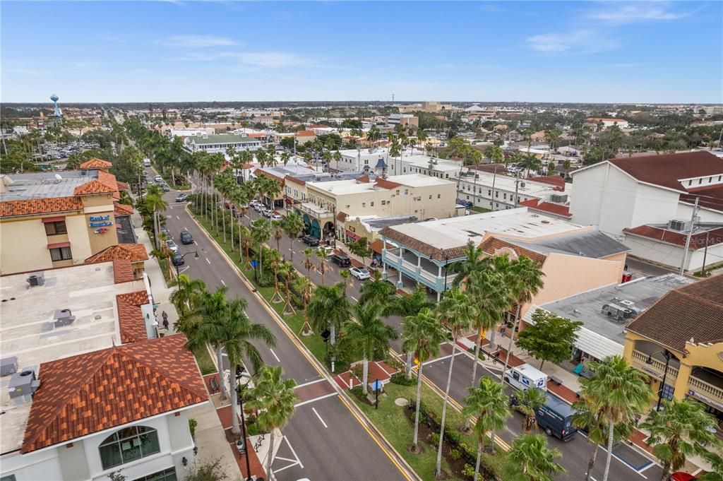 На продажу: $250,000 (2 спален, 2 ванн, 793 Квадратных фут)