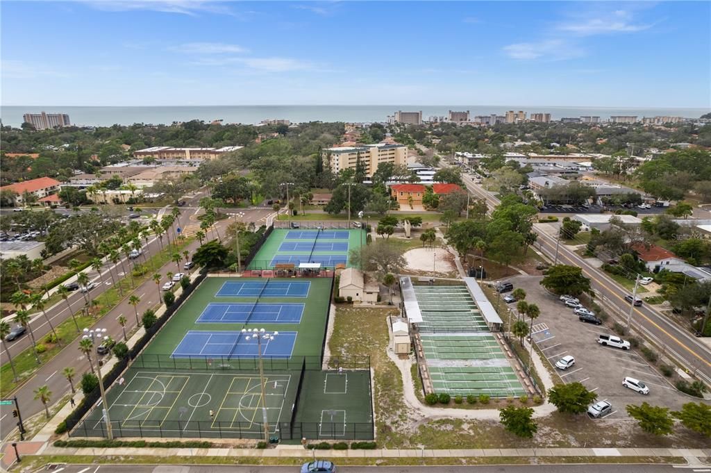 На продажу: $250,000 (2 спален, 2 ванн, 793 Квадратных фут)