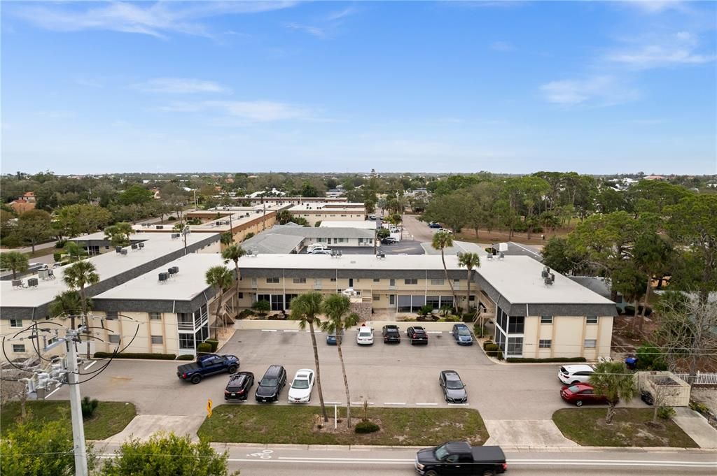 На продажу: $250,000 (2 спален, 2 ванн, 793 Квадратных фут)