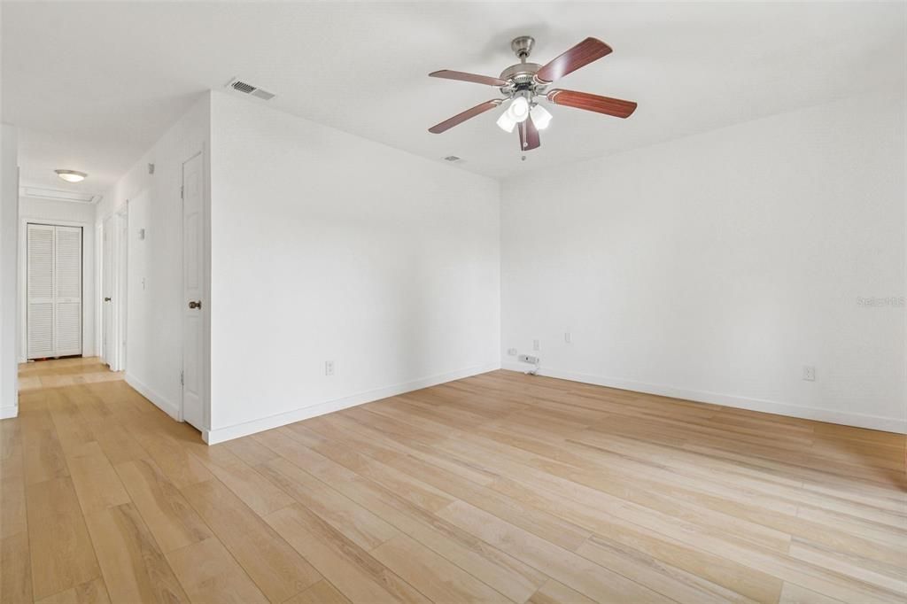 待售: $449,000 (3 贝兹, 2 浴室, 1040 平方英尺)