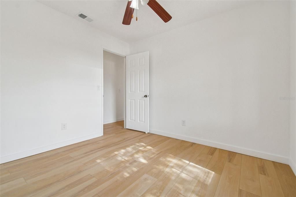 待售: $449,000 (3 贝兹, 2 浴室, 1040 平方英尺)