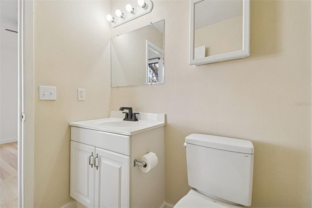 待售: $449,000 (3 贝兹, 2 浴室, 1040 平方英尺)