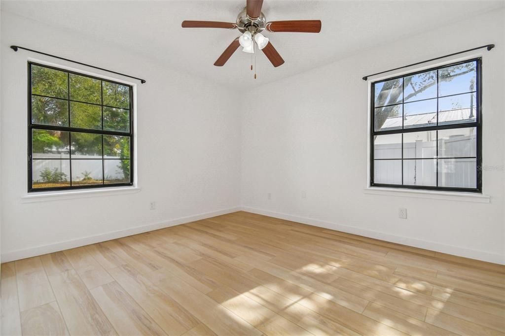 待售: $449,000 (3 贝兹, 2 浴室, 1040 平方英尺)